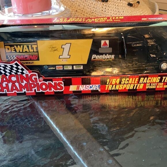 1997 Dewalt Racing #1 Die cast Transporter NIB - Picture 3 of 8
